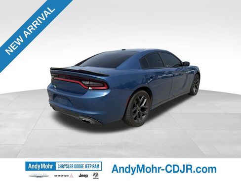 Used 2020 Dodge Charger SXT w/ Blacktop Package RWD image 7