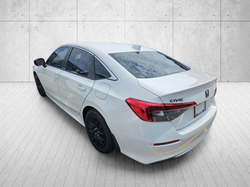 Used 2024 Honda Civic LX image 9