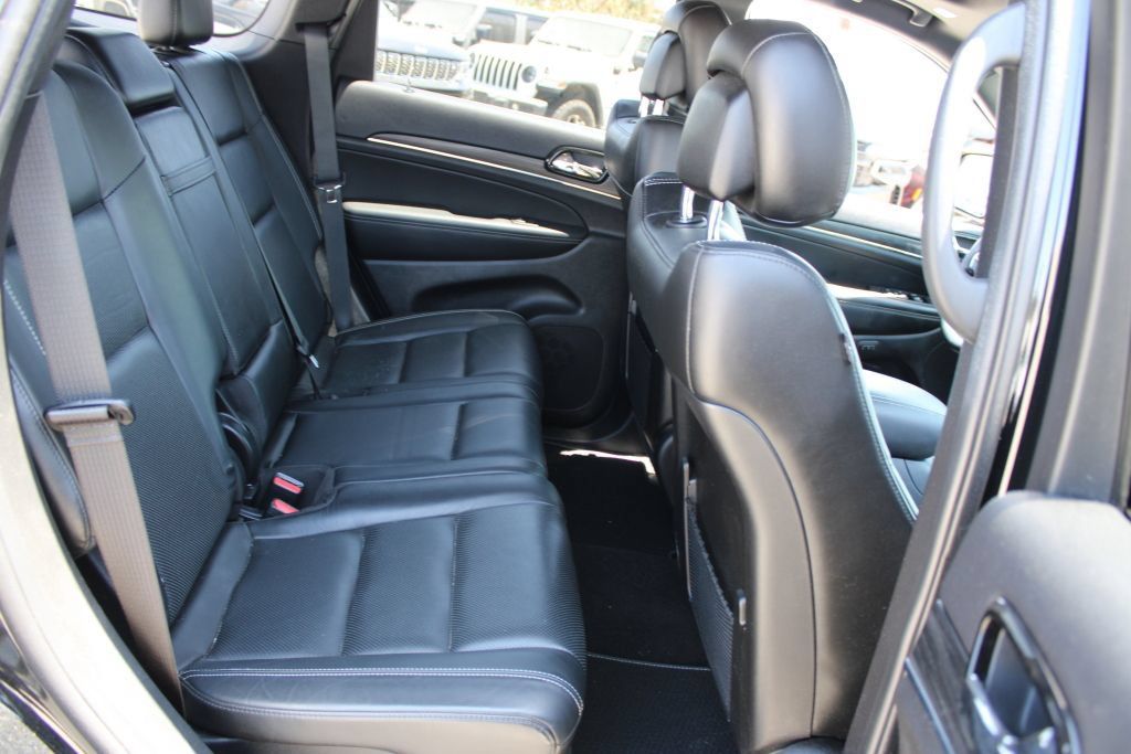 Used 2021 Jeep Grand Cherokee Limited w/ Quick Order Package 28K 80th RWD image 12