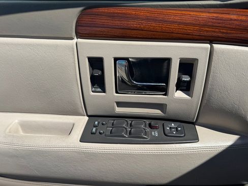 Used 1996 Cadillac Seville SLS image 40