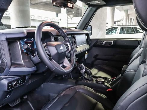 New 2025 Ford Bronco Badlands image 18