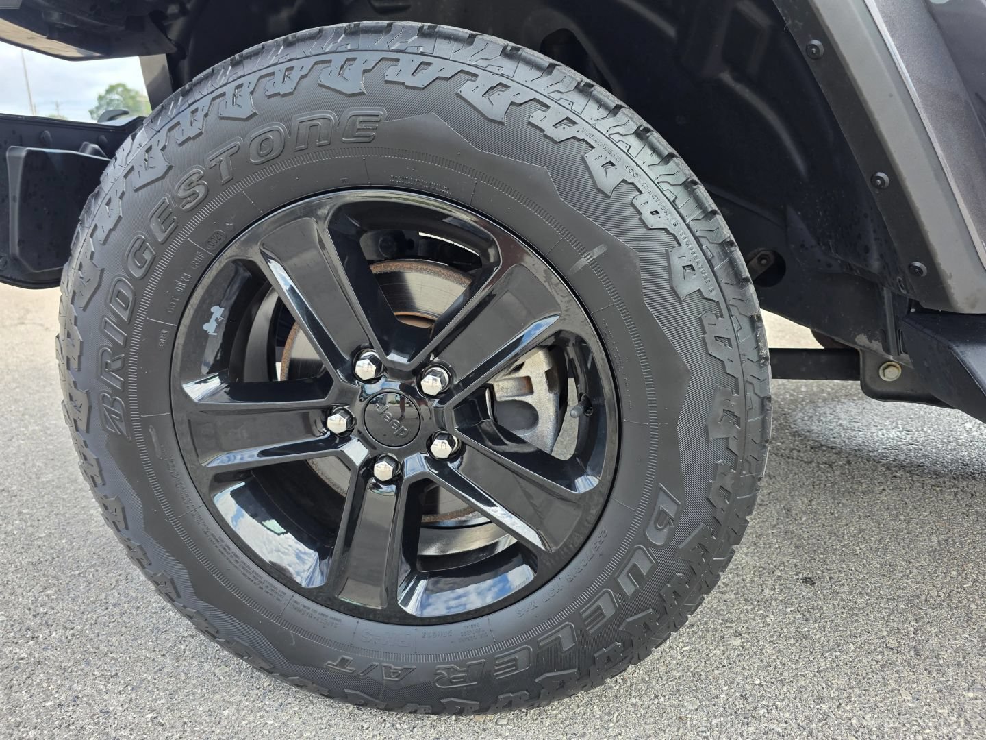 Used 2021 Jeep Wrangler Unlimited Sahara AWD/4WD image 37