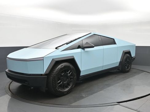 Used 2024 Tesla Cybertruck Cyberbeast AWD/4WD image 7