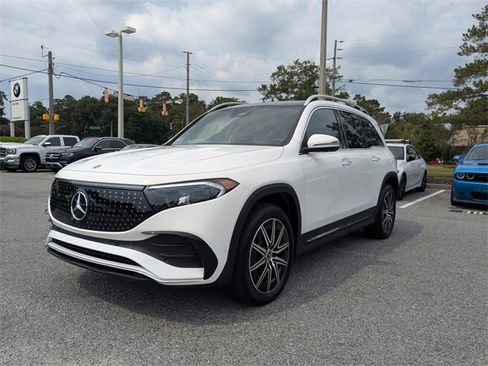 Used 2025 Mercedes-Benz EQB 250+ image 9