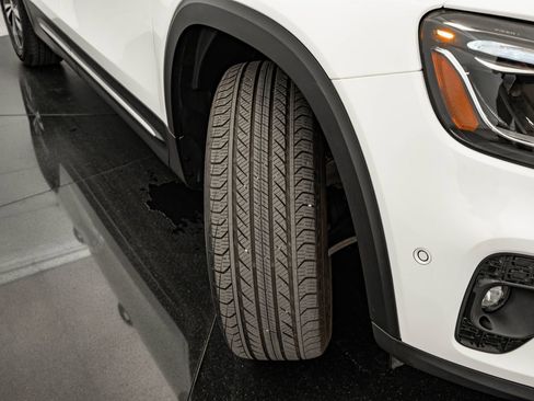 Certified 2024 Mercedes-Benz GLB 250 4MATIC image 54