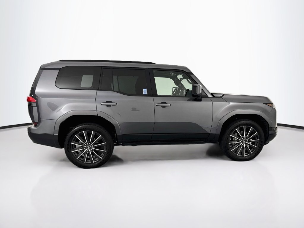 Used 2026 Lexus GX 550 w/ Cold Area Package AWD/4WD image 4