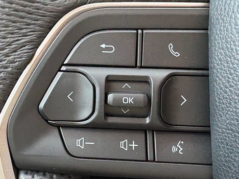 Used 2024 Toyota Tacoma TRD Sport AWD/4WD image 6