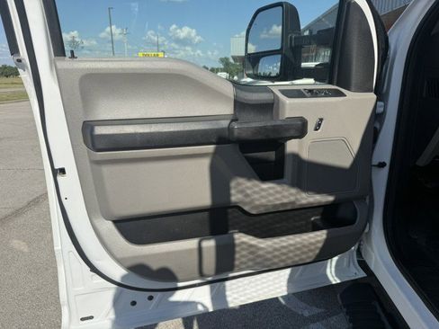 Used 2018 Ford F550 4x4 Regular Cab Super Duty image 24