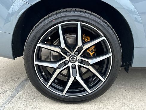 Used 2022 Volvo XC60 T8 Polestar image 9