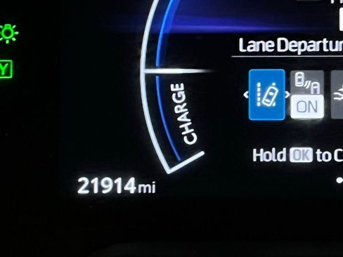 Used 2024 Toyota Corolla Cross XSE image 16