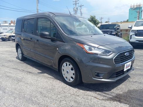 Used 2022 Ford Transit Connect XLT FWD image 9