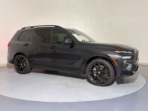 Certified 2025 BMW X7 xDrive40i w/ Executive Package AWD/4WD image 7