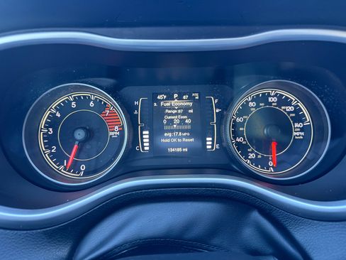 Used 2016 Jeep Cherokee Latitude w/ Comfort/Convenience Group image 15