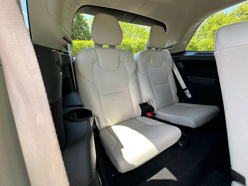 Used 2019 Volvo XC90 T6 Momentum w/ Protection Package AWD/4WD image 21
