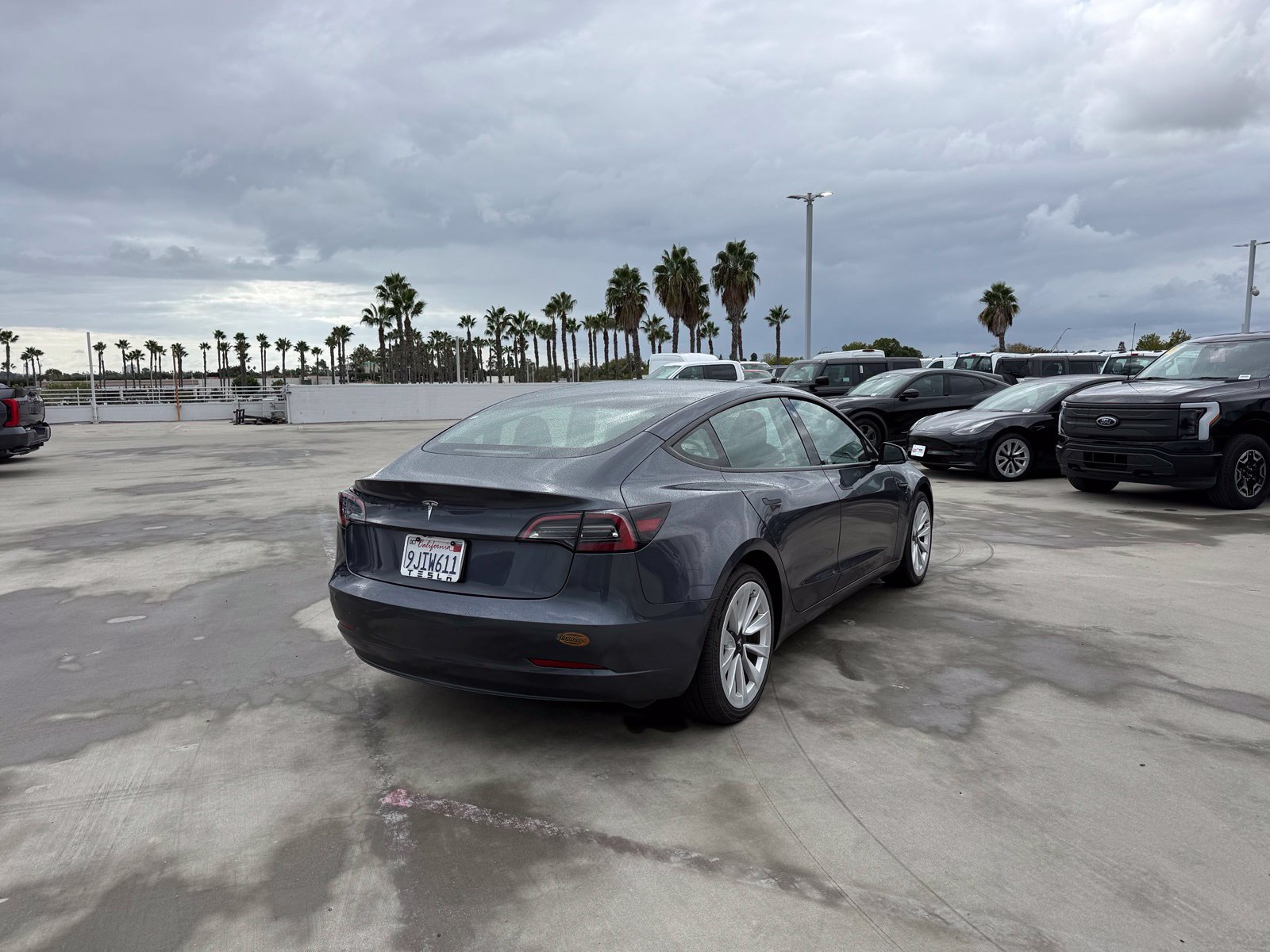 Used 2023 Tesla Model 3 Standard Range RWD image 3