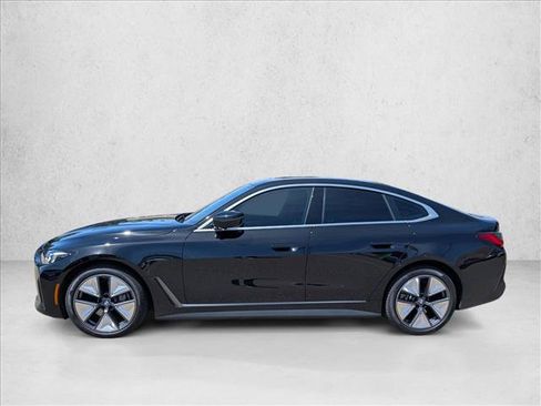 Used 2025 BMW i4 eDrive40 RWD image 9