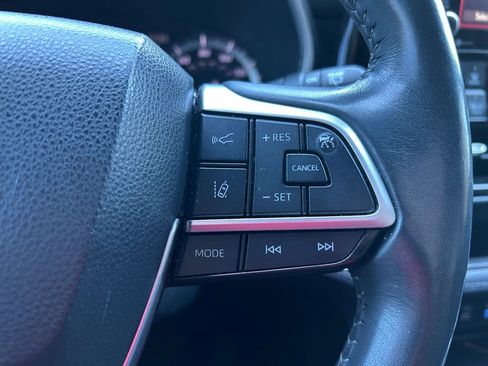 Certified 2022 Toyota Highlander XSE image 19