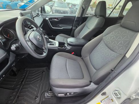 Used 2022 Toyota RAV4 XLE w/ Convenience Package FWD image 13