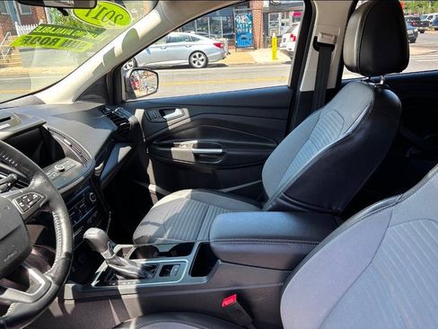 Used 2017 Ford Escape SE w/ Equipment Group 201A AWD/4WD image 7