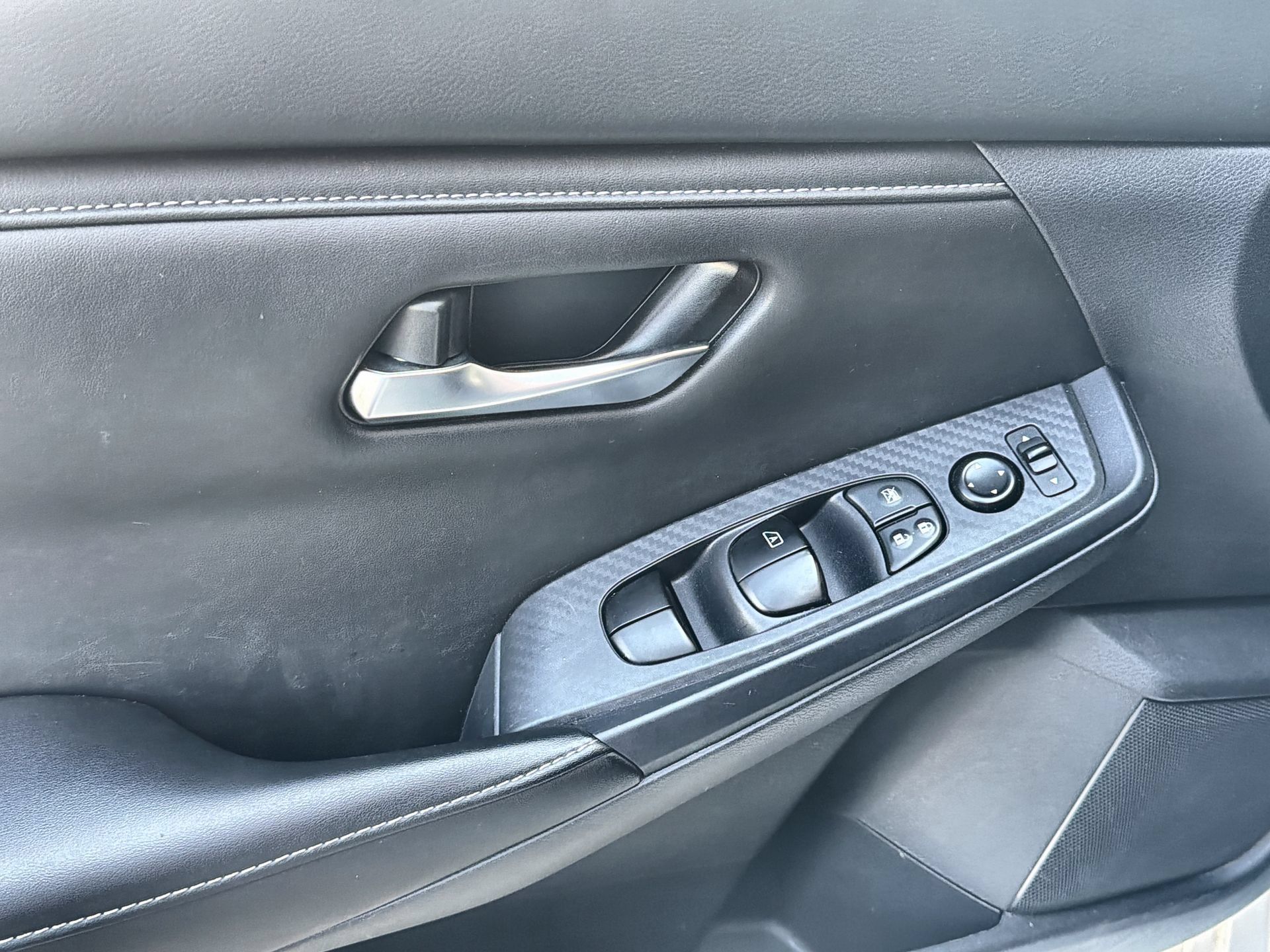 Used 2024 Nissan Sentra SV FWD image 13