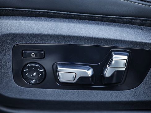 New 2026 BMW X5 M60i w/ Executive Package image 23