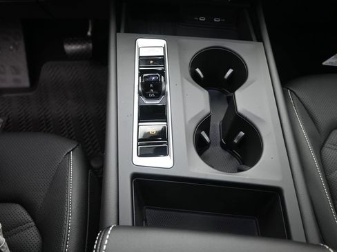New 2026 Volkswagen Atlas SE FWD image 13