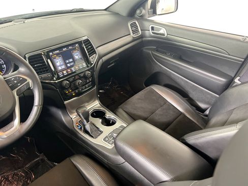 Used 2022 Jeep Grand Cherokee Laredo X image 24