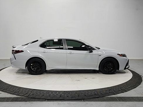 Used 2023 Toyota Camry SE FWD image 8