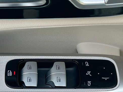 Certified 2023 Mercedes-Benz C 300 4MATIC Sedan image 32