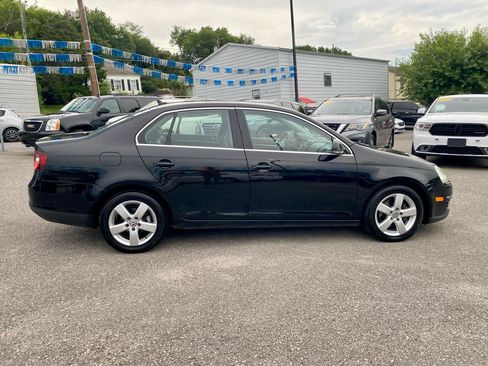 Used 2009 Volkswagen Jetta SE FWD image 8