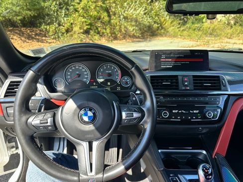 Used 2020 BMW M4 Convertible image 21