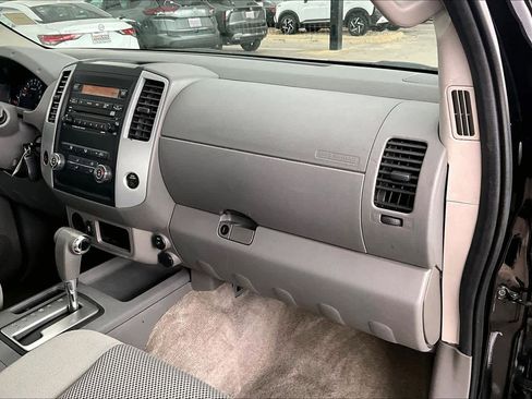 Used 2012 Nissan Frontier SV w/ SV Premium Utility Pkg image 17