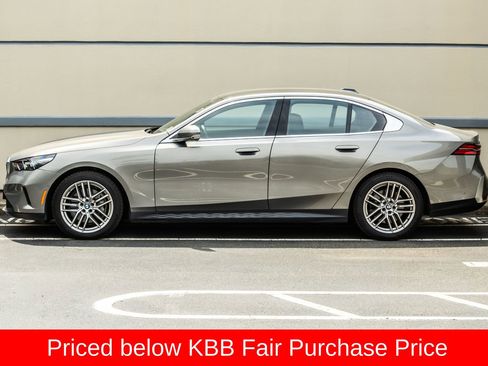 Used 2024 BMW 540i xDrive AWD/4WD image 4