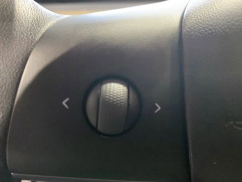 Used 2020 Tesla Model Y Long Range image 16