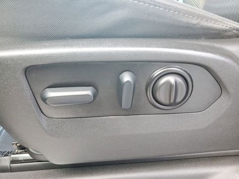 Used 2022 Chevrolet Silverado 1500 LT image 21