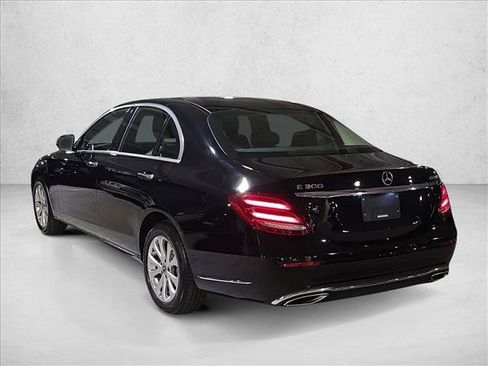 Used 2018 Mercedes-Benz E 300 4MATIC image 7