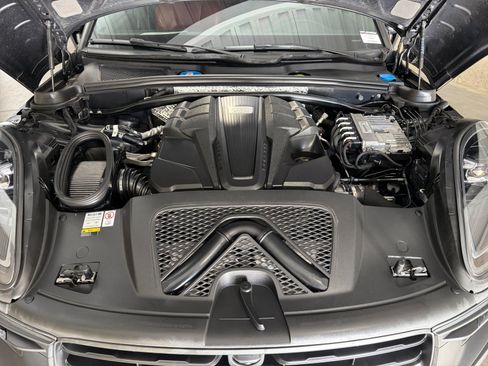 Certified 2023 Porsche Macan GTS AWD/4WD image 14