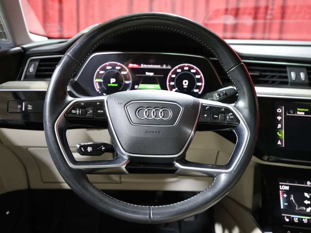 Used 2021 Audi e-tron Premium Plus w/ Premium Plus Package AWD/4WD image 16