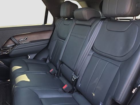 Used 2023 Land Rover Range Rover Sport SE image 12