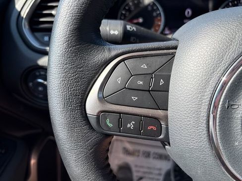 Used 2022 Jeep Renegade Latitude w/ Convenience Group AWD/4WD image 11