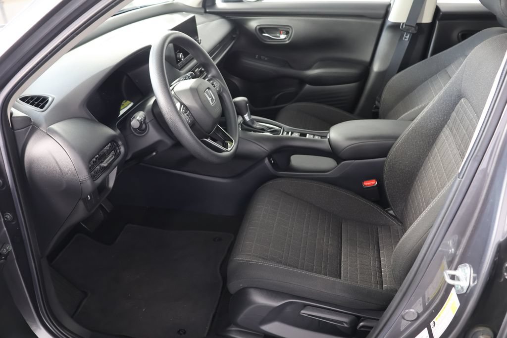 Used 2025 Honda HR-V LX image 17