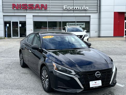 Used 2024 Nissan Altima 2.5 SV AWD/4WD image 1