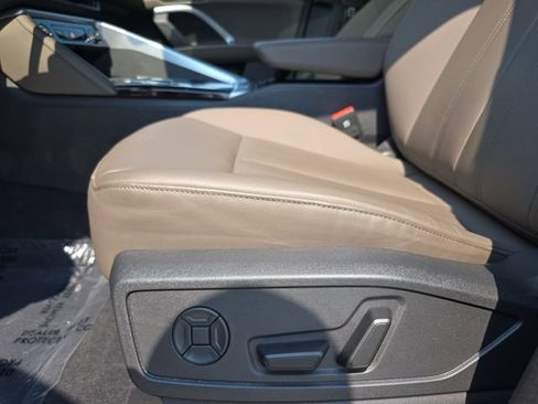 Certified 2025 Audi Q5 Premium w/ Convenience Package AWD/4WD image 29