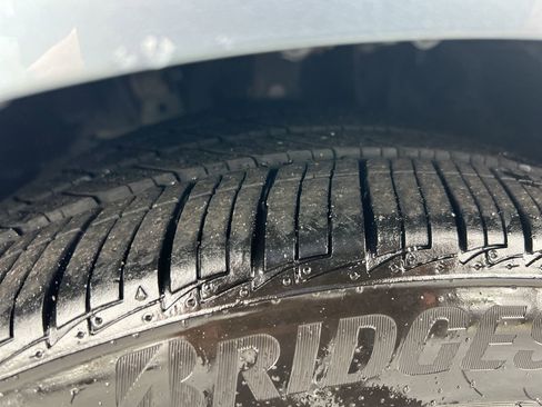 Used 2018 INFINITI Q60 2.0t w/ Sensory Package 2.0T Luxe image 12