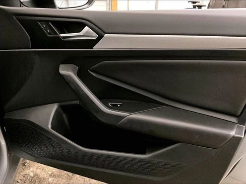 Used 2020 Volkswagen Jetta SE w/ SE Cold Weather Package image 23