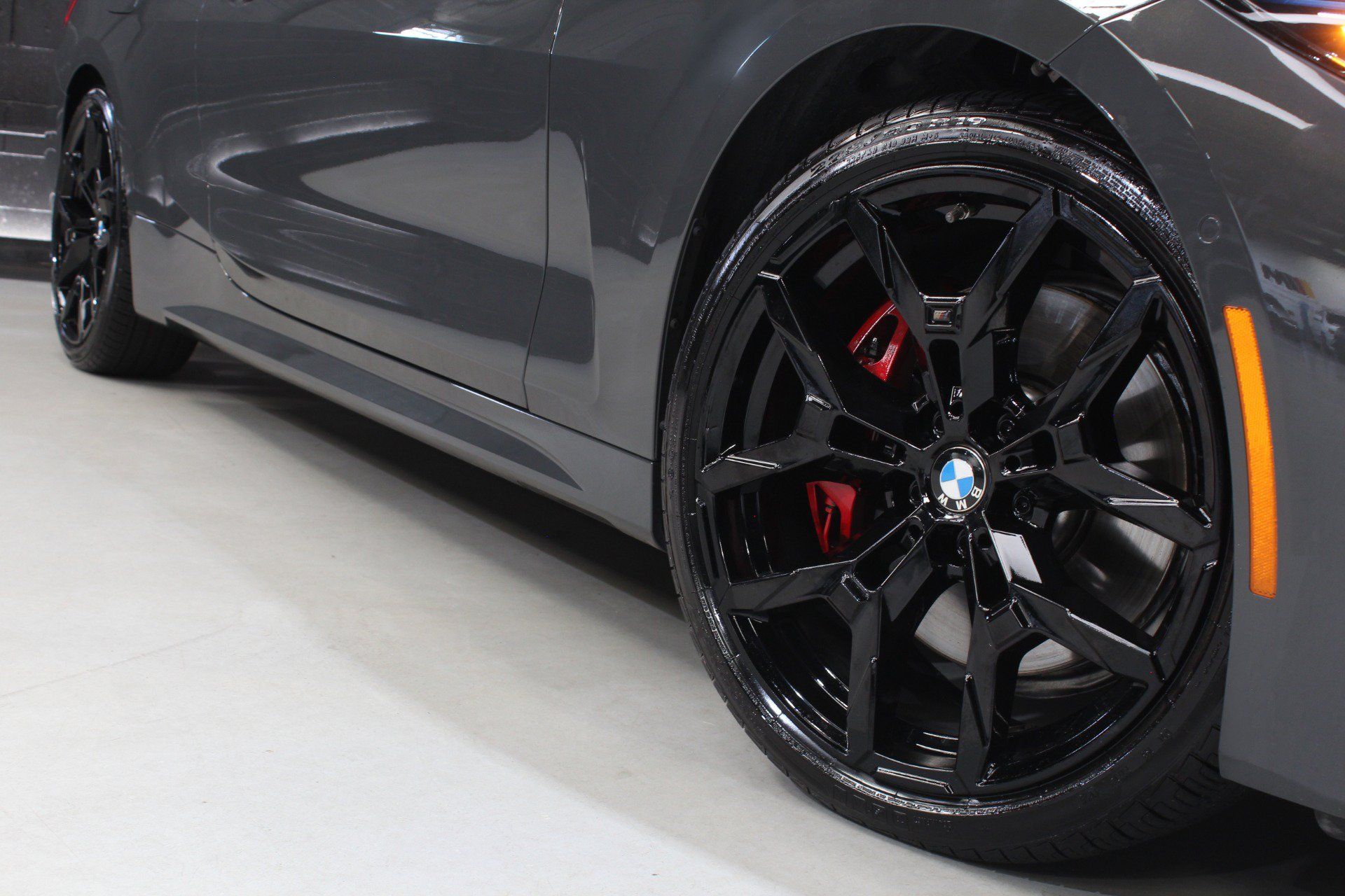 Used 2026 BMW M440i Convertible w/ Premium Package RWD image 29