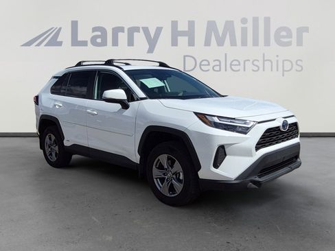Certified 2022 Toyota RAV4 XLE AWD/4WD image 7