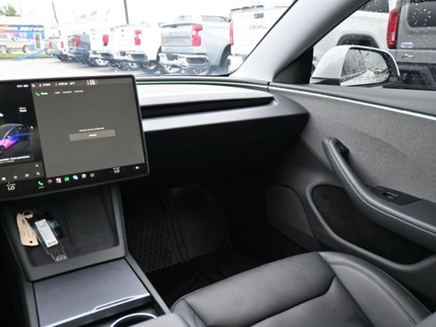 Used 2024 Tesla Model 3 Standard Range RWD image 26