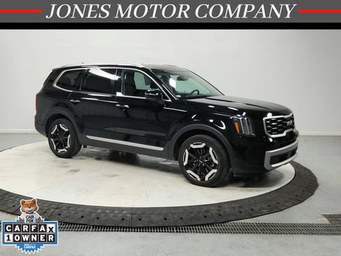 Used 2024 Kia Telluride S FWD image 1