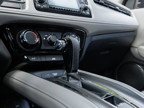 Used 2017 Honda HR-V LX image 23